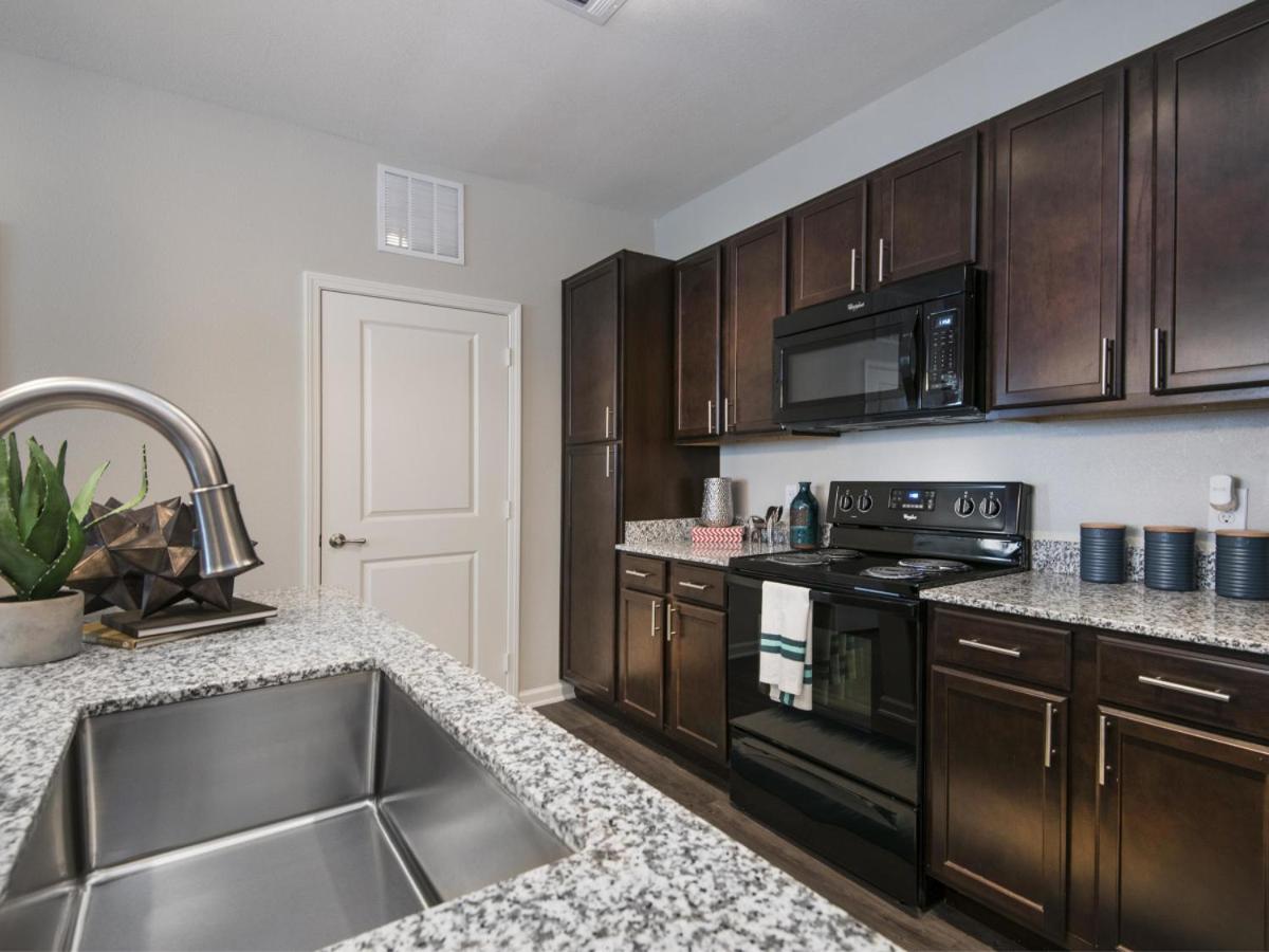 Spacious Furnished Resort Style Apartments Tomball Chambre photo